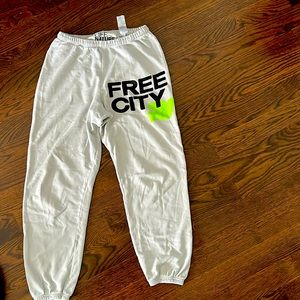 Freecity sweatpants light gray size M